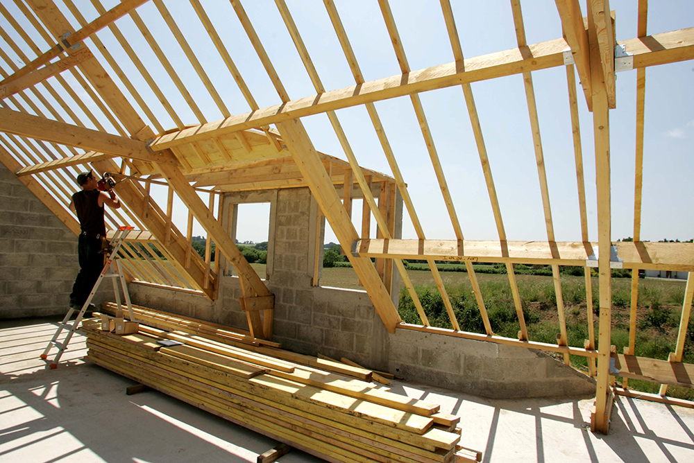 illustrasjon bygningsarbeider tretak